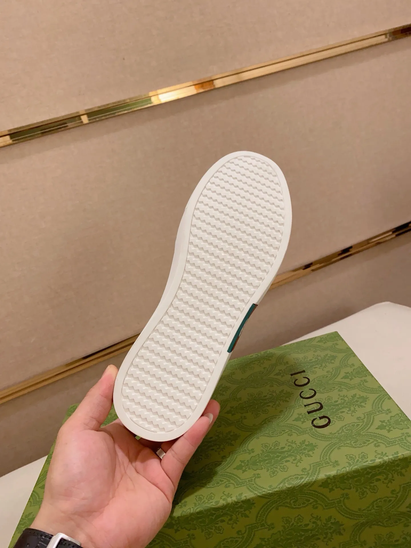 Men's clothing and shoes💰 440💰🇮🇹🇮🇹GUCCI (Gucci) top 🔍🔍 spring and summer models are on sale at the same time, the upper 🇮🇹 imported Italian first-layer cowhide, fully imported sheepskin lining 💪💪, completely 1⃣️compared 1⃣️Reproduction🇮🇹💪💪, ⚠Sole: The original sole is specially provided by the original factory, the exclusive movable molded sole is super comfortable, ⚠Original factory follow-up goods, 🔍🔍high quality, you can enter and leave the counter at will, welcome to compare⚠. Code number:38-44